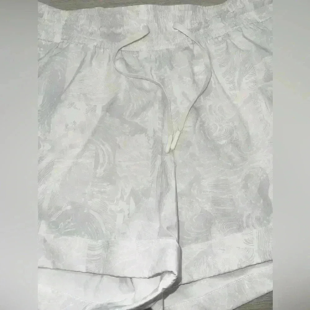 Lululemon Spring Break Away Short *4-way Stretch 3"
Eternal Wave White size 4 - Picture 8 of 13